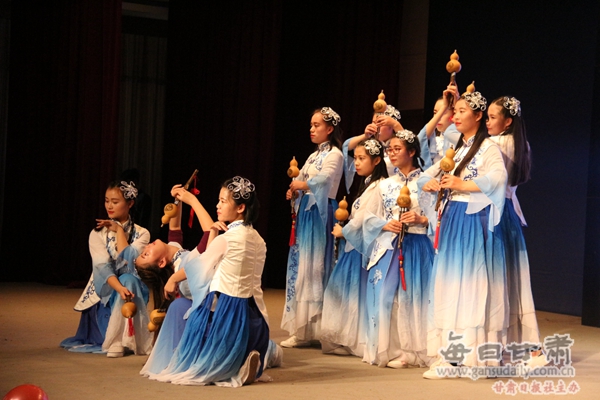 http://pic.gansudaily.com.cn/003/001/386/00300138642_055c553e.jpg